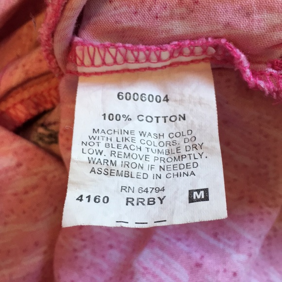 Peaches Leopard Floral Scrub Top Size Medium - Picture 4 of 5